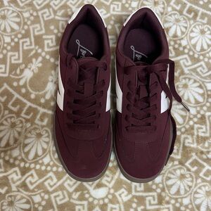London Rag
Womens Zoomer Contrasting Patchwork Chunky Sneakers Maroon NWT